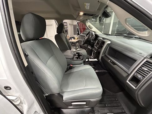 Used 2018 RAM 2500 Tradesman w/ Chrome Appearance Group image 34