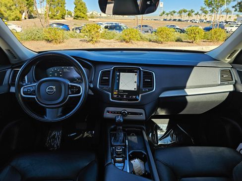 Used 2021 Volvo XC90 T5 Momentum w/ Climate Package image 24
