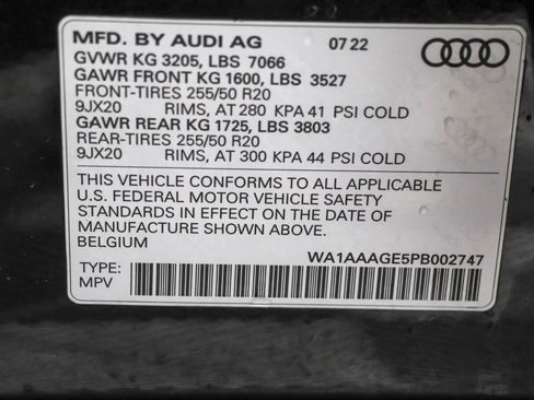 Used 2023 Audi e-tron Premium image 52