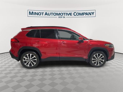 Used 2024 Toyota Corolla Cross XLE w/ Convenience Package AWD/4WD image 9