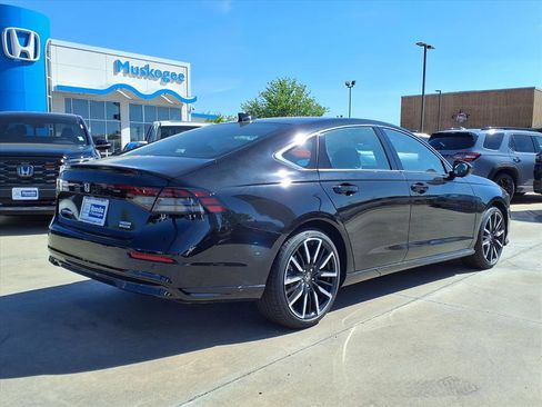New 2026 Honda Accord Touring image 2