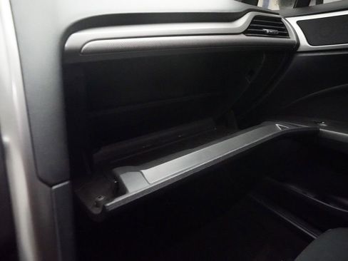 Used 2020 Ford Fusion SE image 31