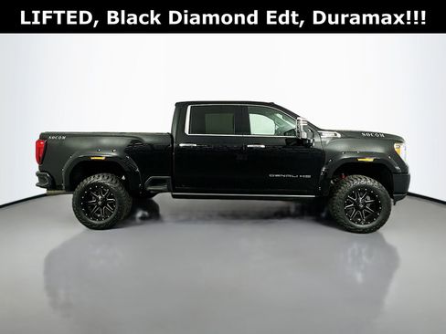 Used 2023 GMC Sierra 3500 Denali w/ Denali Black Diamond Edition image 10