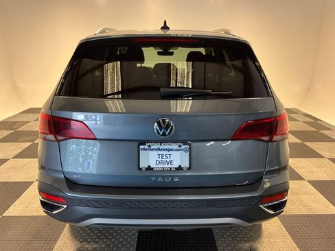 Used 2023 Volkswagen Taos SE FWD image 4