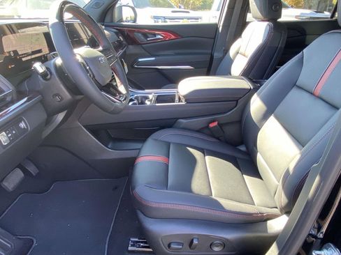 New 2026 Chevrolet Traverse RS w/ LPO, Floor Liner Package FWD image 14
