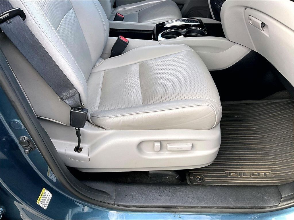 Used 2016 Honda Pilot Elite image 38