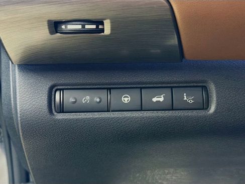 Used 2022 Nissan Pathfinder Platinum w/ Cargo Package image 35