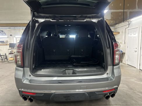 Used 2023 Chevrolet Suburban Premier RWD image 27