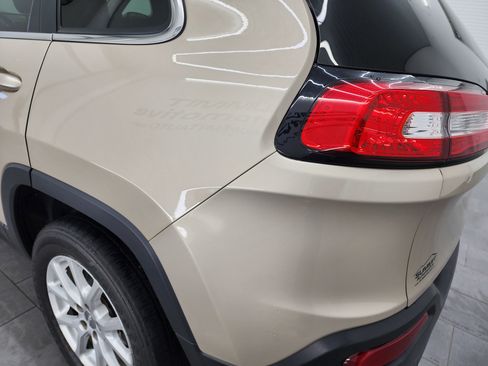 Used 2014 Jeep Cherokee Latitude FWD image 30