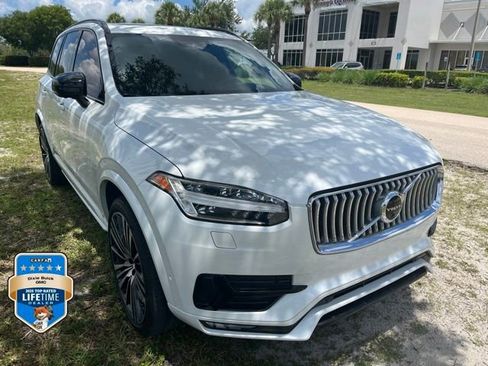 Used 2017 Volvo XC90 T5 R-Design w/ Vision Package AWD/4WD image 3