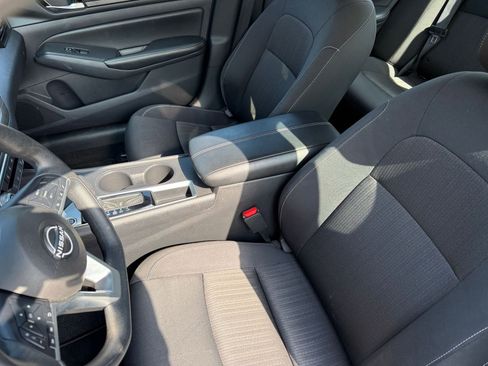 Used 2025 Nissan Altima 2.5 SV image 36