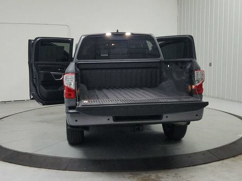 Used 2024 Nissan Titan SV w/ SV Convenience Package AWD/4WD image 15