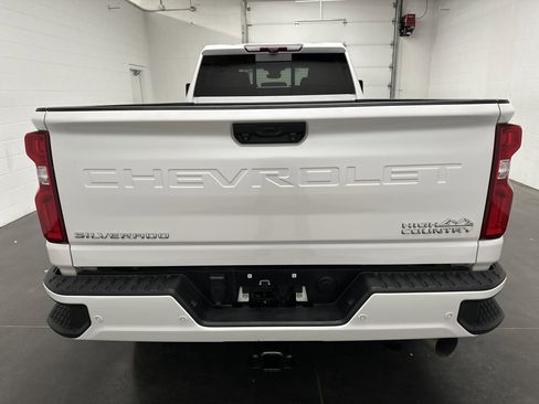 Used 2024 Chevrolet Silverado 3500 High Country w/ High Country Premium Package AWD/4WD image 10