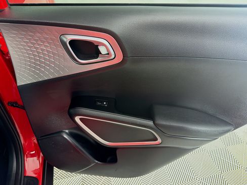 Used 2025 Kia Soul S FWD image 26