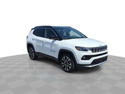 Used 2023 Jeep Compass Limited AWD/4WD image 2