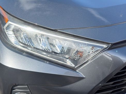 Used 2019 Toyota RAV4 XLE Premium FWD image 35