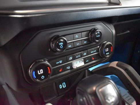Used 2023 Ford Bronco Outer Banks AWD/4WD image 18