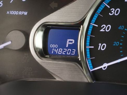 Used 2013 Toyota Sienna XLE w/ Entertainment Pkg FWD image 27