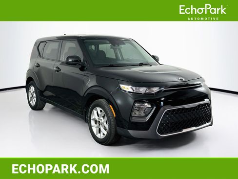 Used 2021 Kia Soul S FWD image 1