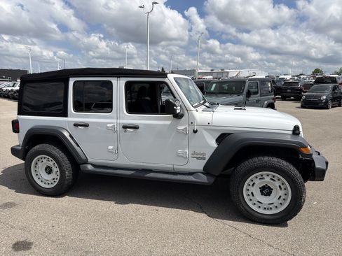 Used 2018 Jeep Wrangler Unlimited Sport S AWD/4WD image 12