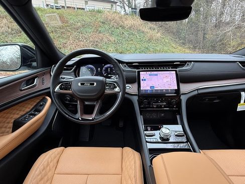 New 2025 Jeep Grand Cherokee L Summit image 11