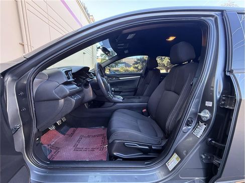 Used 2018 Honda Civic Sport image 23