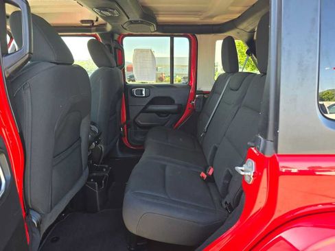 Used 2020 Jeep Wrangler Unlimited Sahara AWD/4WD image 16