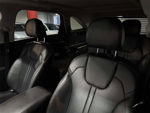 Used 2023 Kia Sorento S w/ Panoramic Sunroof Package image 18