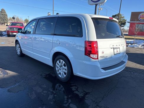 Used 2017 Dodge Grand Caravan SE image 7