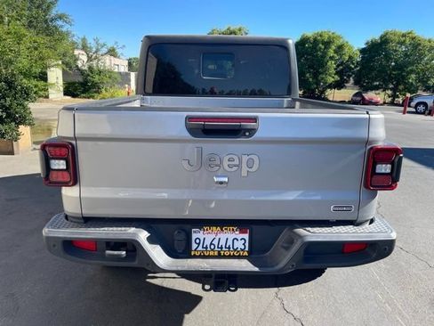 Used 2020 Jeep Gladiator Overland w/ Safety Group AWD/4WD image 5