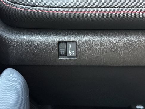 Used 2023 Chevrolet Colorado Z71 w/ Z71 Convenience Package 2 image 30