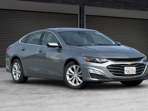 Used 2023 Chevrolet Malibu LT image 2