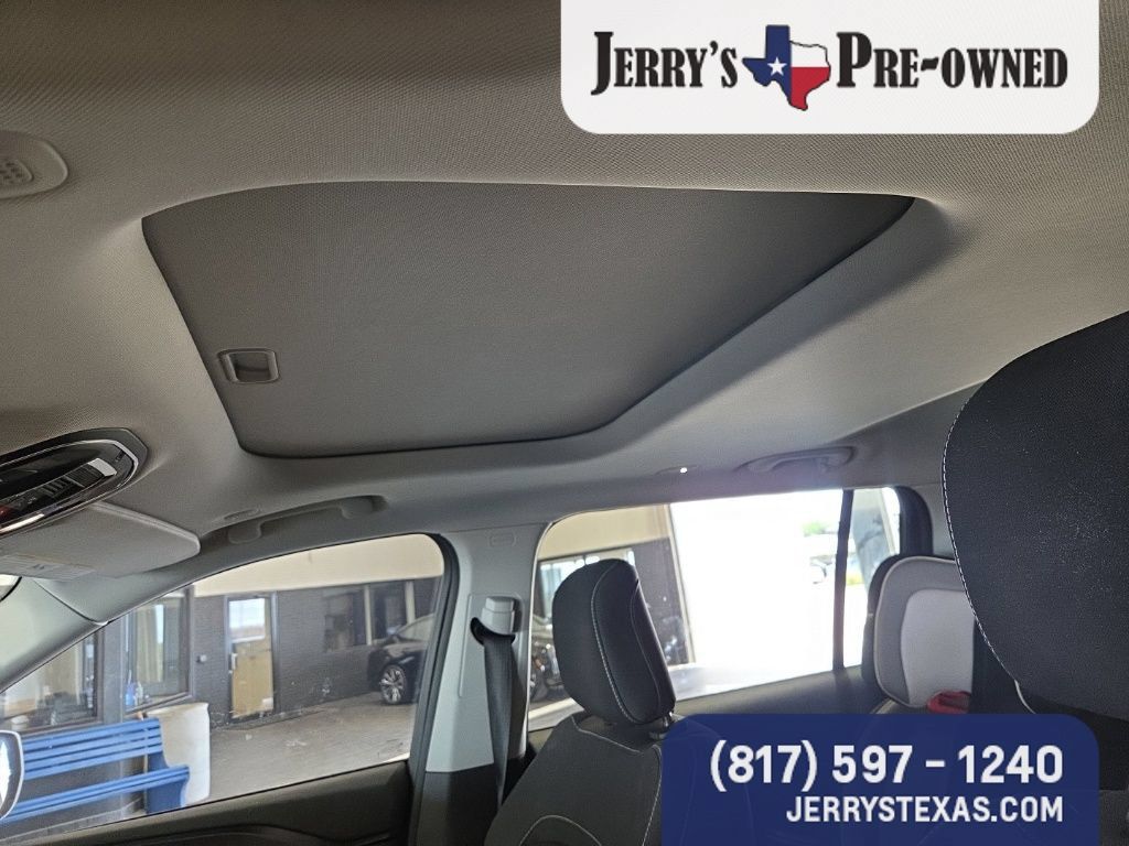 Used 2023 Jeep Grand Cherokee L Laredo RWD image 8