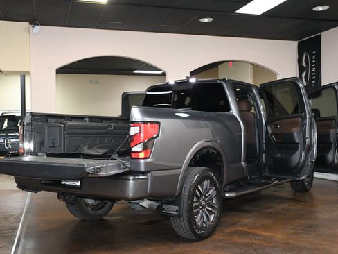 Used 2023 Nissan Titan Platinum Reserve w/ Moonroof Package AWD/4WD image 91