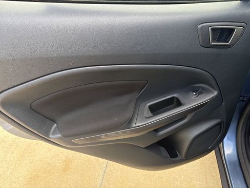 Used 2022 Ford EcoSport SE w/ SE Convenience Package image 9