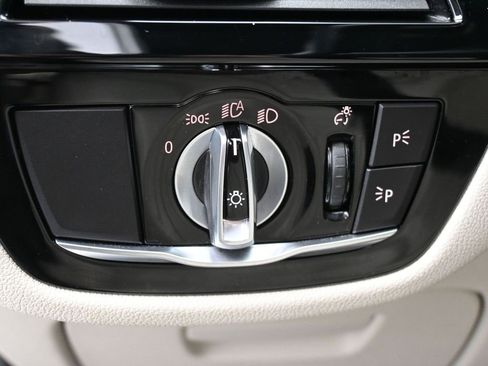 Used 2022 BMW 530i xDrive w/ Premium Package image 19