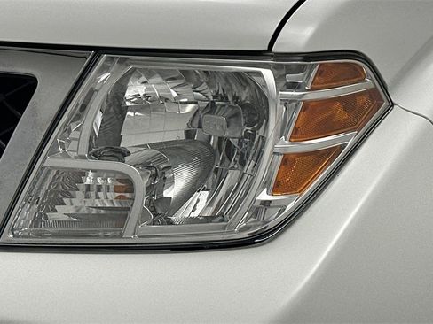 Used 2019 Nissan Frontier SV image 21