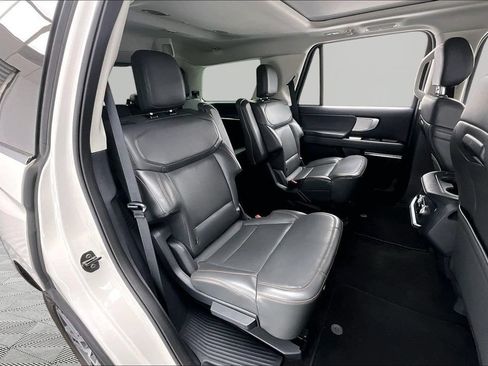 Certified 2025 Ford Expedition Active AWD/4WD image 27