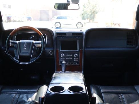 Used 2015 Lincoln Navigator 4WD image 16