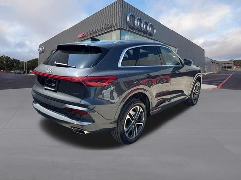 Certified 2025 Audi Q5 Premium w/ Convenience Package AWD/4WD image 5