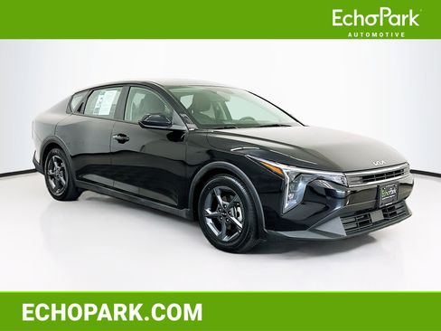 Used 2025 Kia K4 LXS FWD image 1