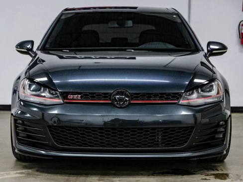 Used 2017 Volkswagen GTI SE image 6