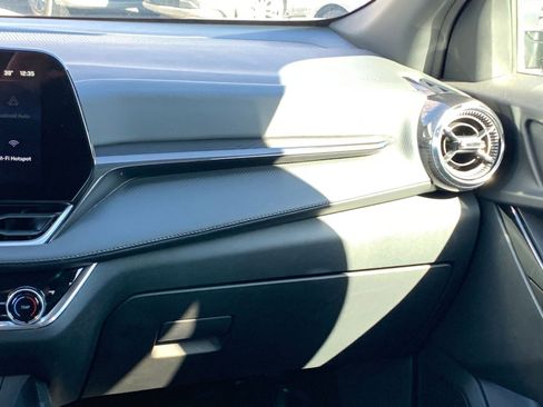 Used 2025 Chevrolet Equinox LT image 34