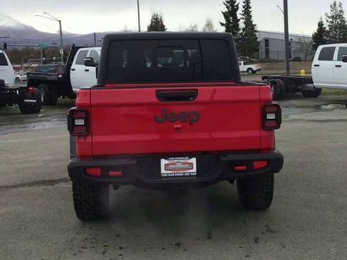 New 2025 Jeep Gladiator Rubicon w/ Safety Group image 7