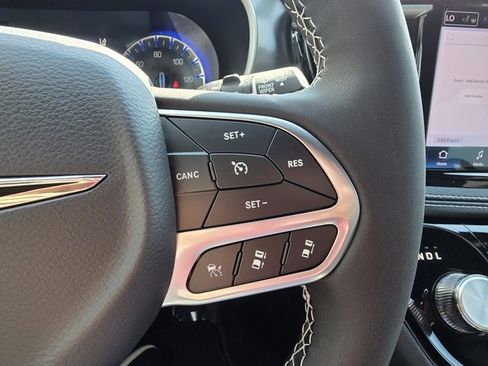 New 2026 Chrysler Pacifica Select image 9