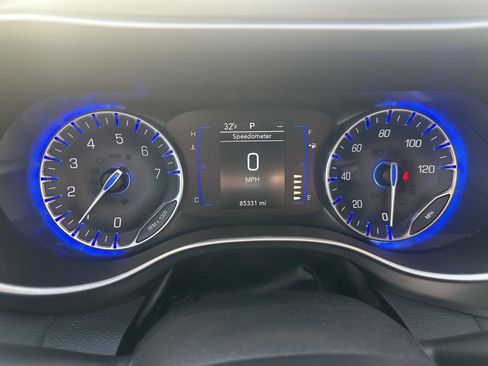 Used 2020 Chrysler Pacifica Touring-L image 20