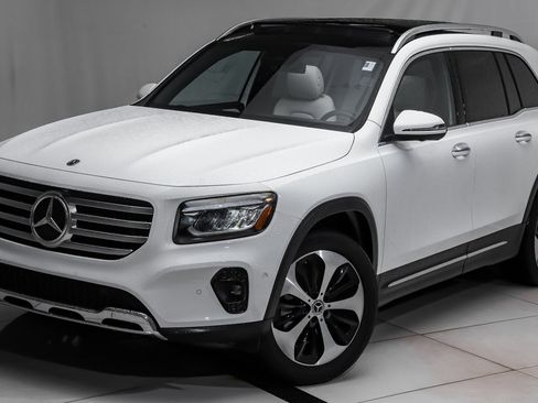 New 2026 Mercedes-Benz GLB 250 4MATIC image 1