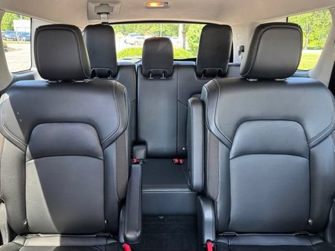 Used 2023 Nissan Pathfinder SL w/ SL Premium Package AWD/4WD image 29