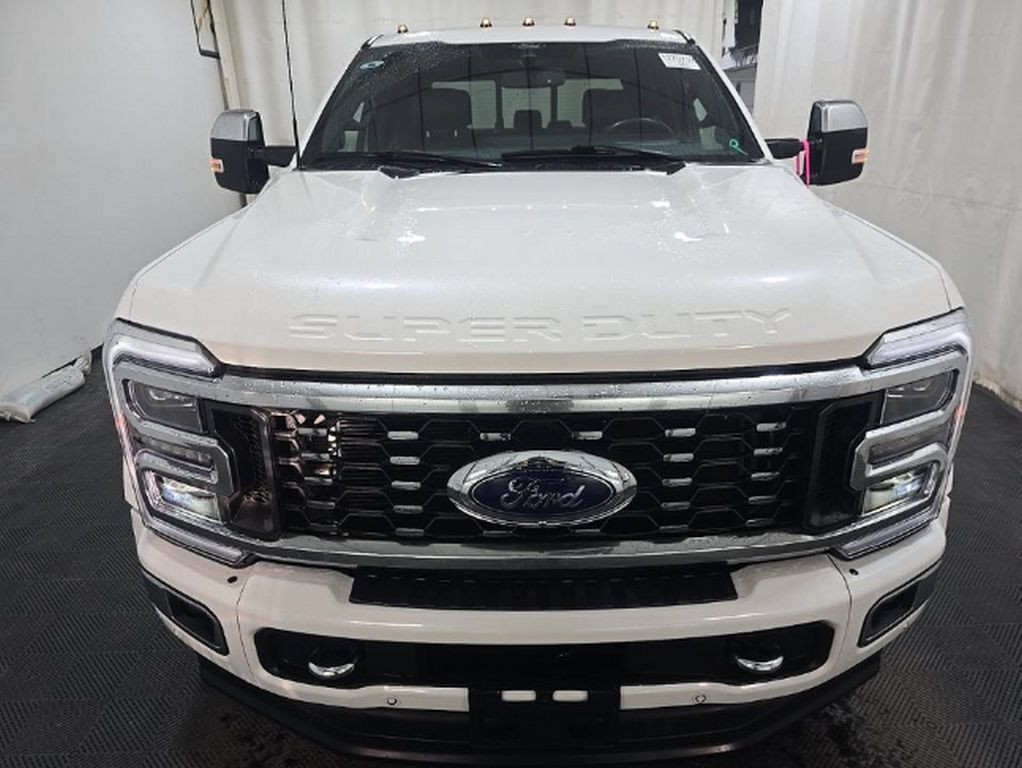 Used 2024 Ford F450 Platinum w/ FX4 Off-Road Package AWD/4WD image 3