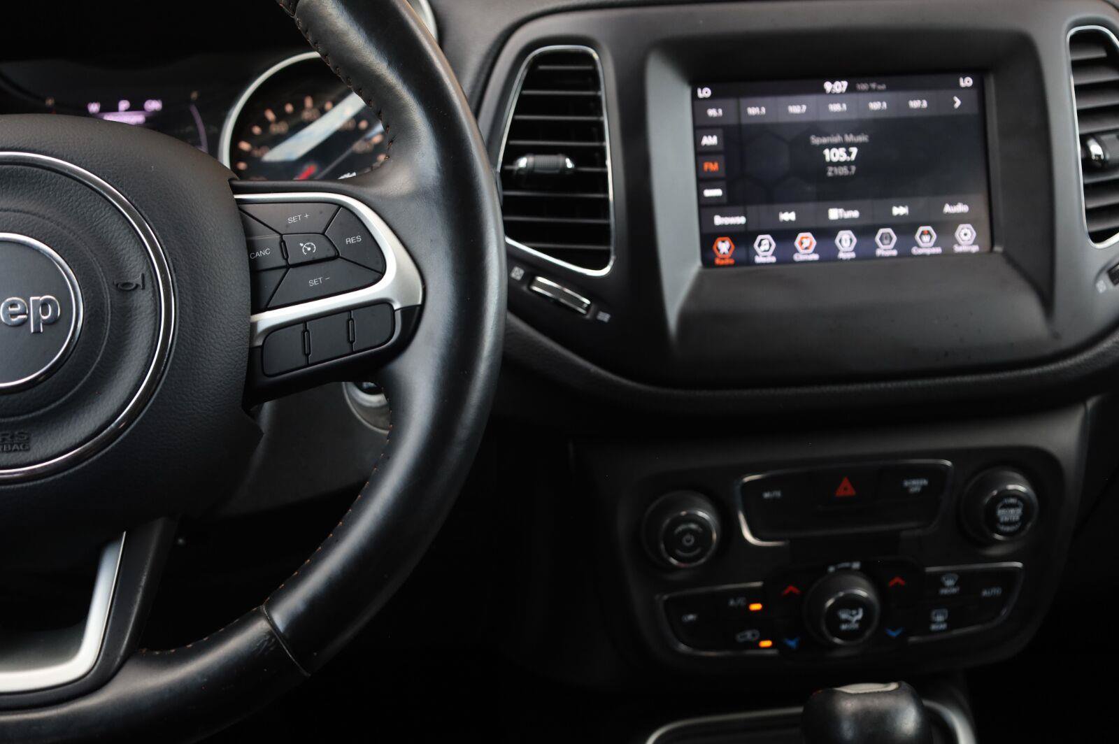Used 2019 Jeep Compass Latitude FWD image 32